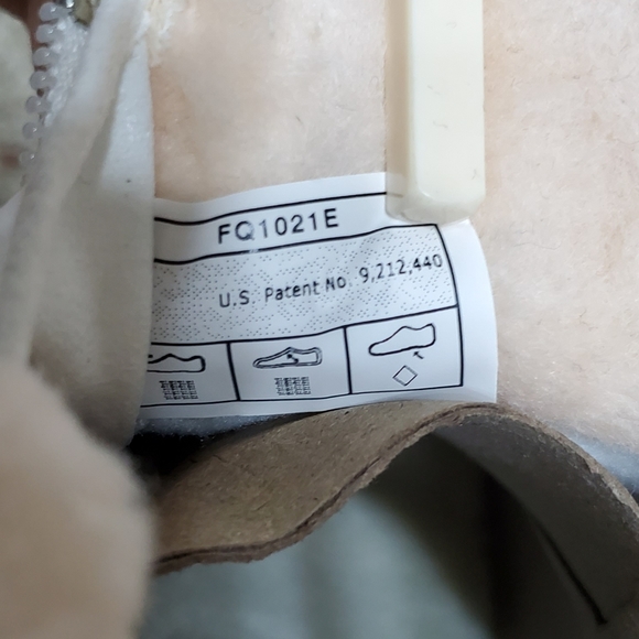 UGG Plush Lakesider snow boots, White, NWOB - Picture 9 of 14